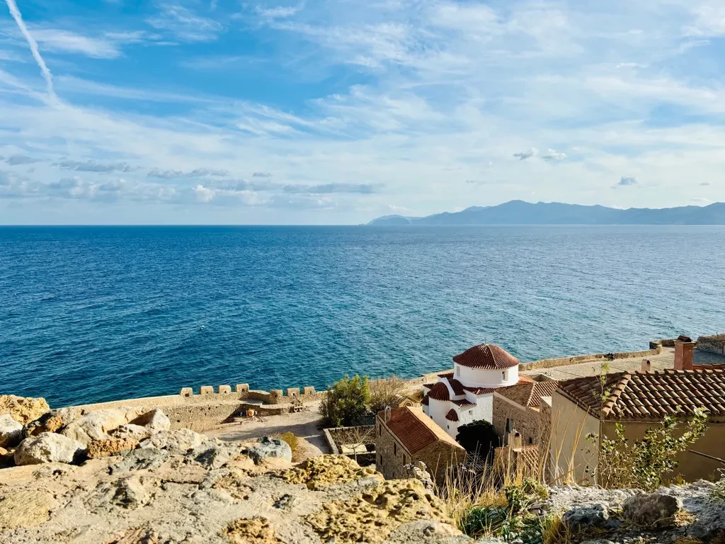 Mediterranean Wine Tasting Experience Program